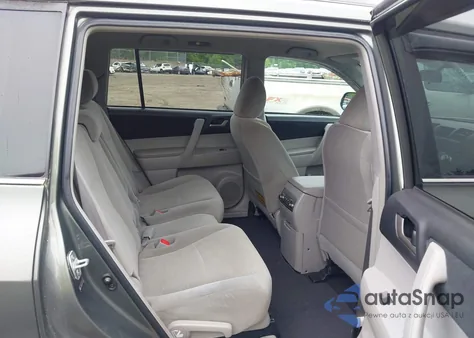 2012 Toyota Highlander Base V6 из США, поврежденный, VIN 5TDBK3EH7CS146948